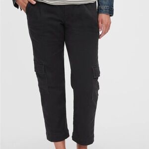 NWT Gap Full Panel Maternity Cargo Pants
